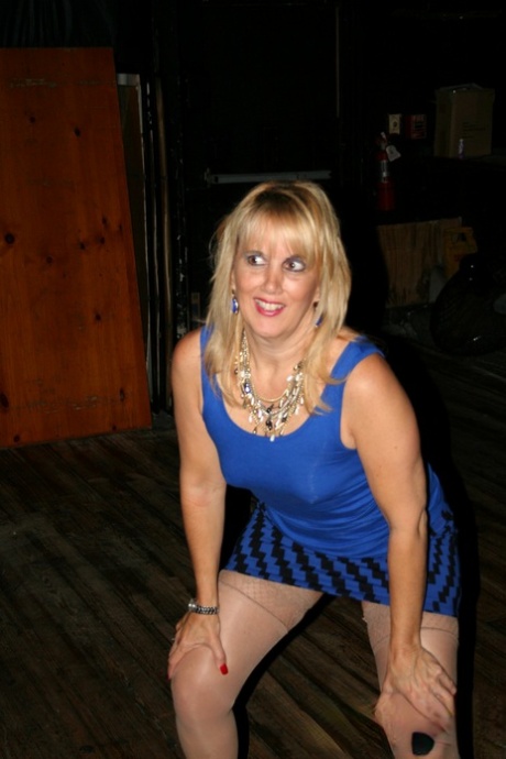 mature skirt free sexy image