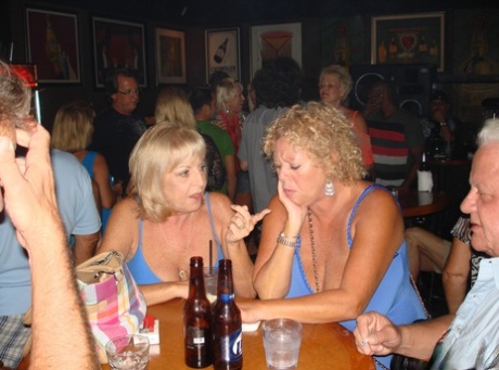 amateur swingers hot sex images