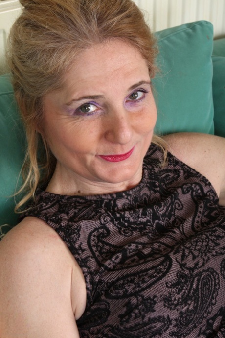 latina kouření krásná sexy img