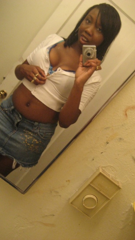 black amateur beautiful naked photo