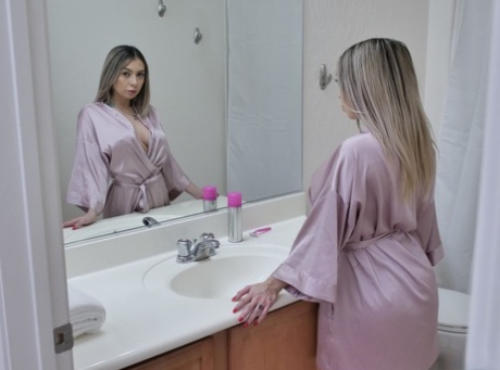 Kat Dior exclusive model img