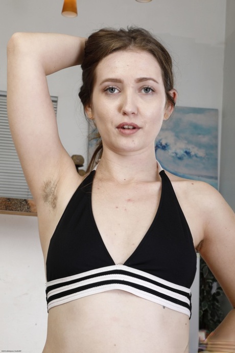 Brielle Woods art model pictures