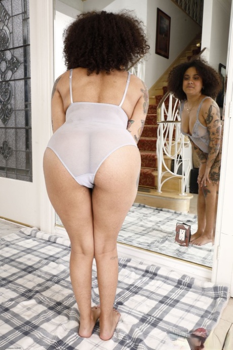 knubbig babe bästa erotiska bild