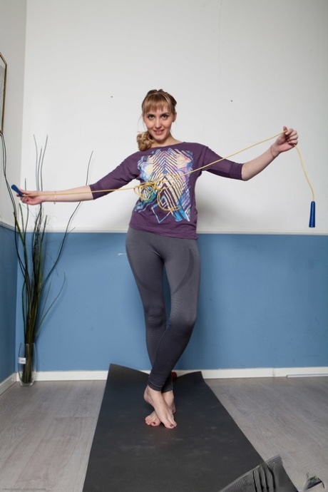 amateur yoga pants sexy nudes image