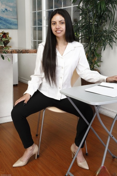 tall latina erotic picture