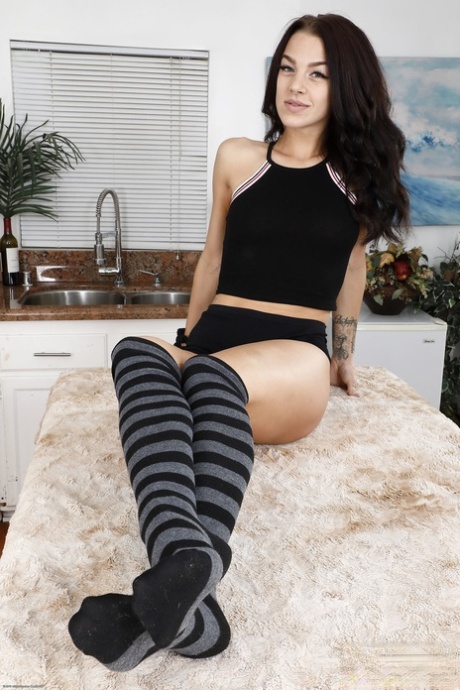 Evelin Stone art model img