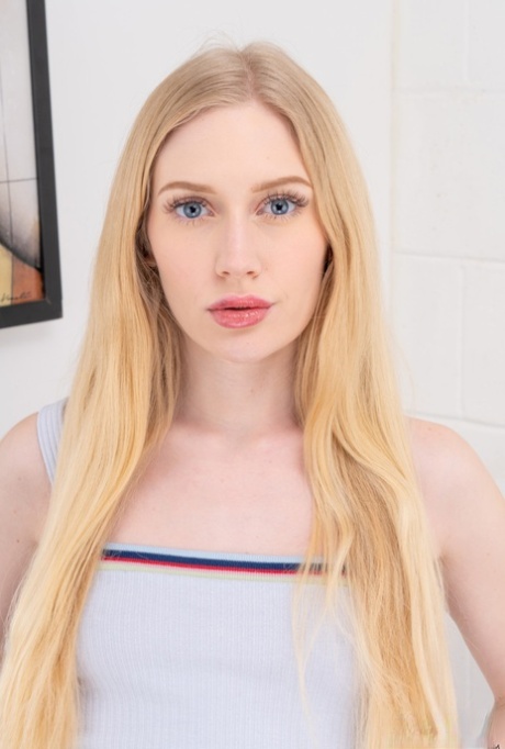 red lips art porn photos