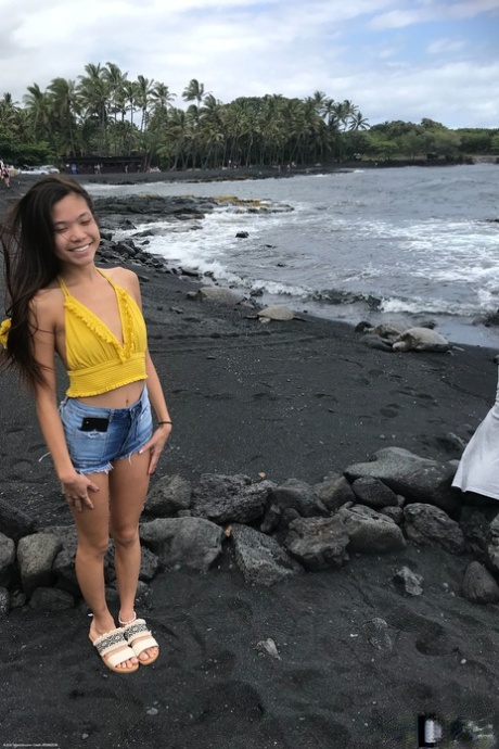 asian shorts hot nude photo