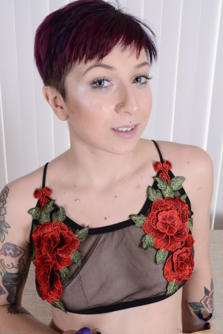 Jinx Venus porn actress pic