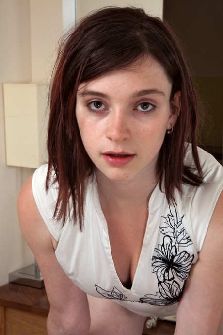 skinny brunette teen beautiful nude pictures
