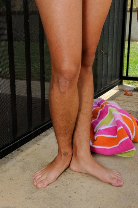 hairy legs hot sexy pics