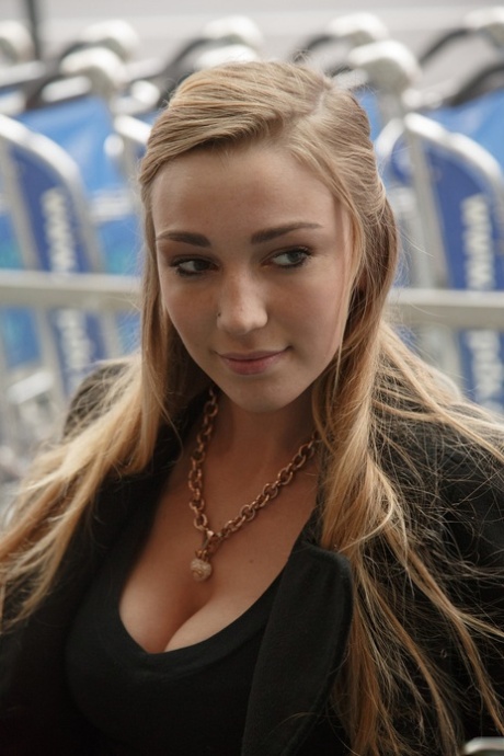 Kendra Sunderland perfect model pictures