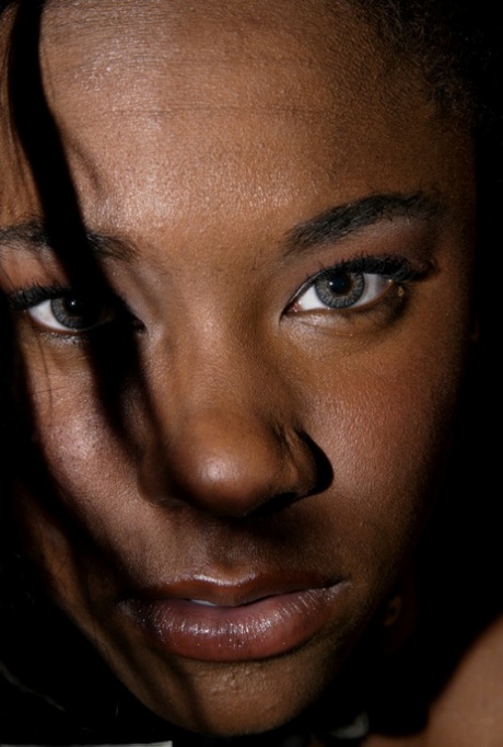 ebony face nude gallery