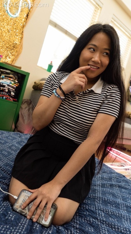 asian girlfriend nude picture