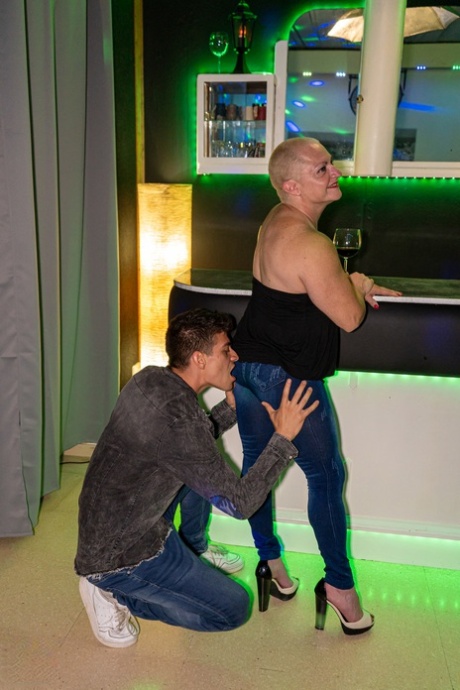 maminčiny nohy hd zdarma fotografie