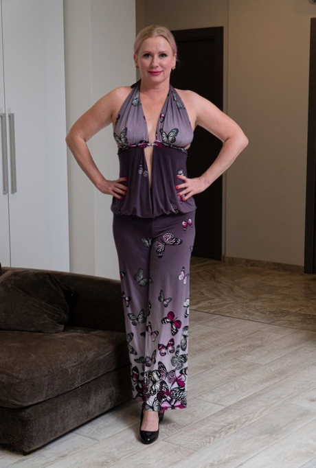 mature dress hot sexy photo