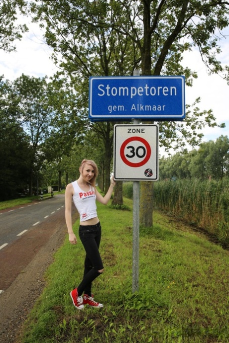 mager amatör ganska het bilder