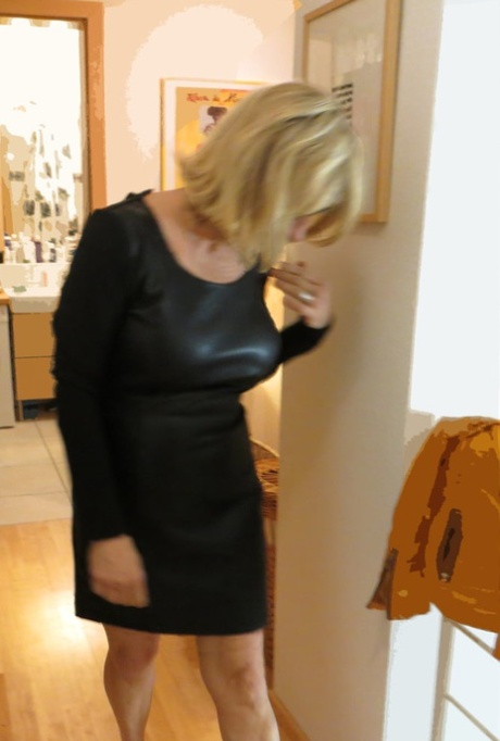 short hair blonde milf hot xxx pics