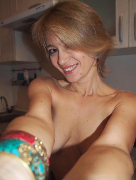 skinny cougar art naked photos