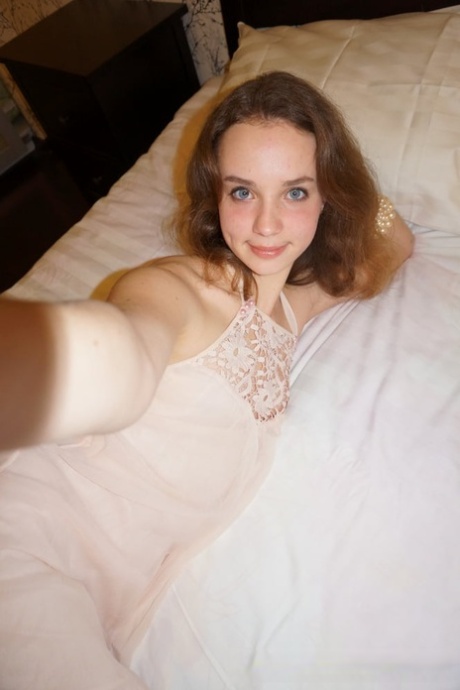 teen selfie naked picture