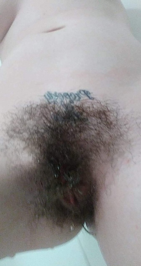 à genoux chaud nu des photos