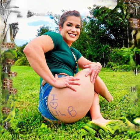 ass in shorts hot sexy photo