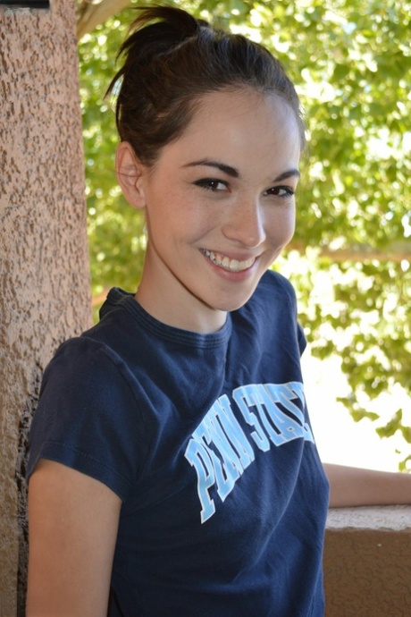 teen first time pretty photos