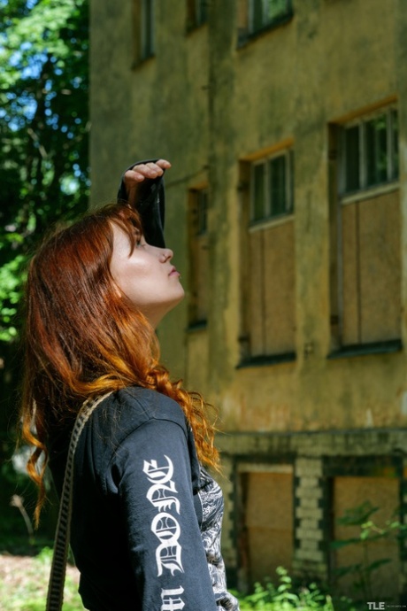 skinny redhead art porn pic