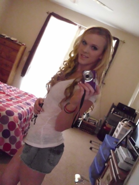 blonde selfie best archive