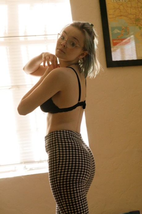 short hair glasses art nude picture