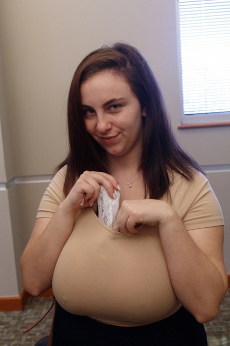 bbw brunette beautiful photo