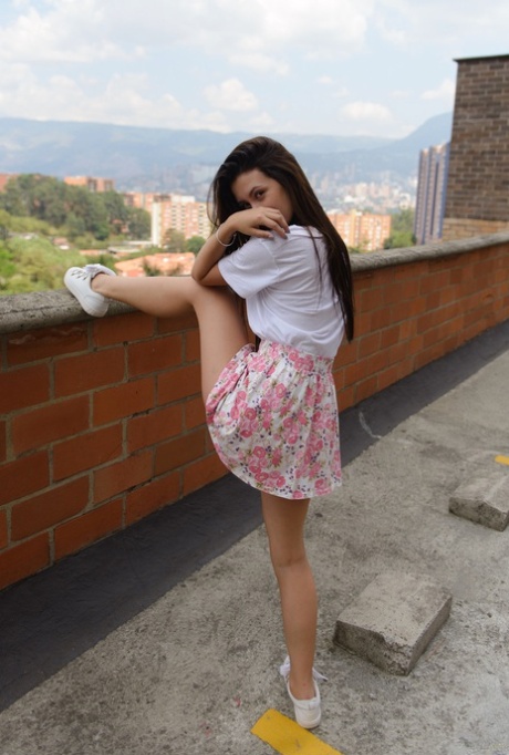 big ass skirt pornos images