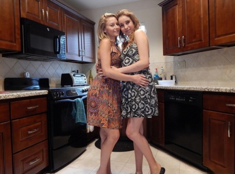 lesbian kitchen beautiful nude pics