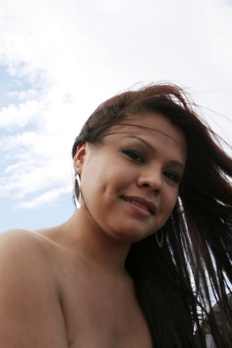 transexuelle en extérieur exclusivité érotique photos