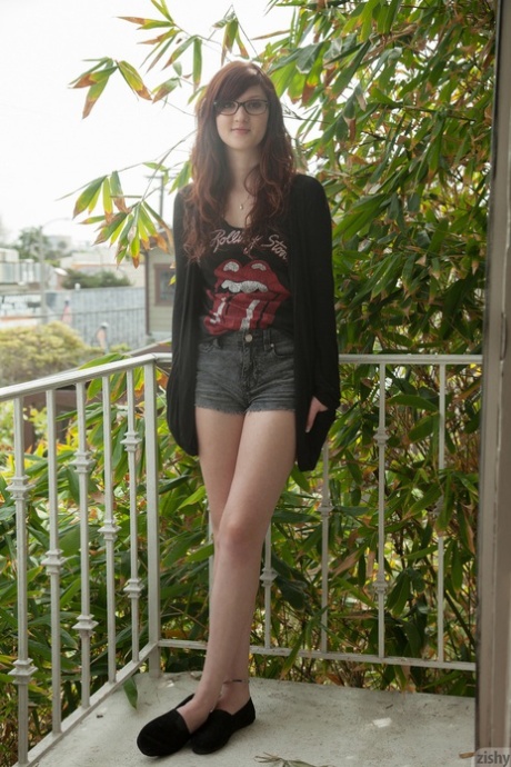 Ellena Woods model art gallery