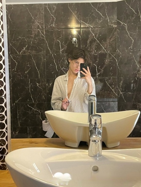 成熟した乳首 美しいポルノ 画像