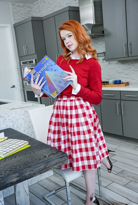 mom skirt free porn image
