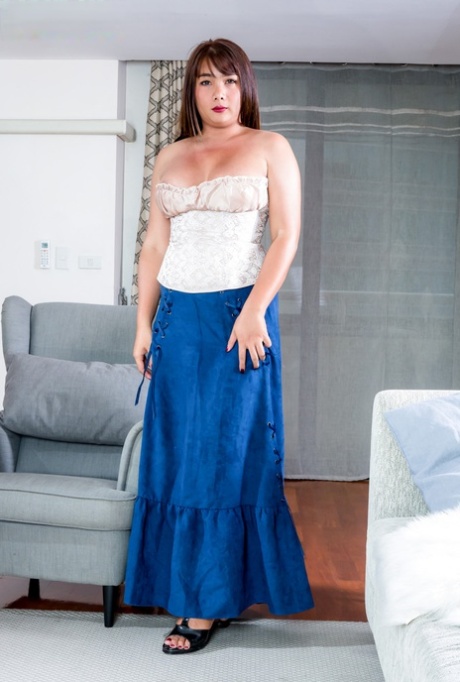 huge shemale nude galleries