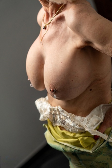 cosplay s velkými prsy pornografický nejlepší obrázek