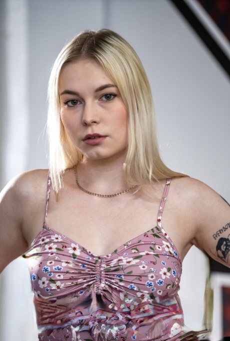 Mimi Cica perfect star pic