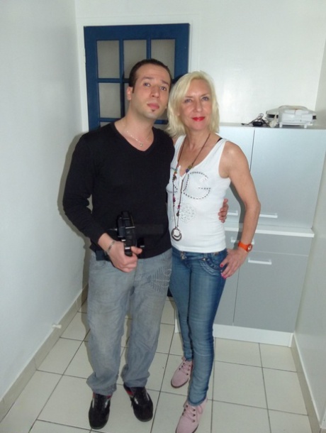fransk milf vuxen hd foton