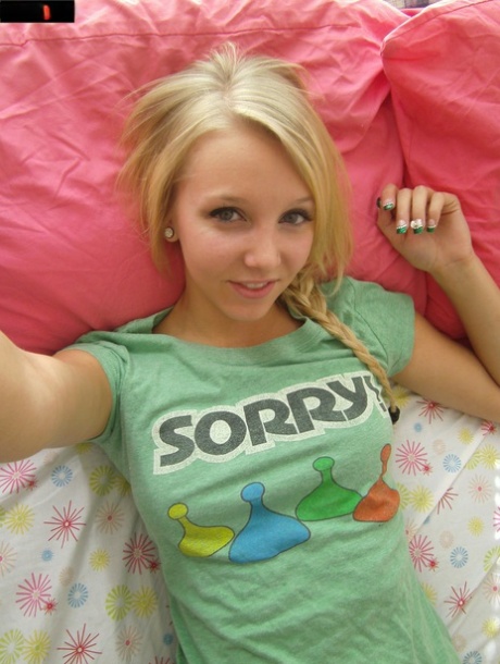 teen first time nude images