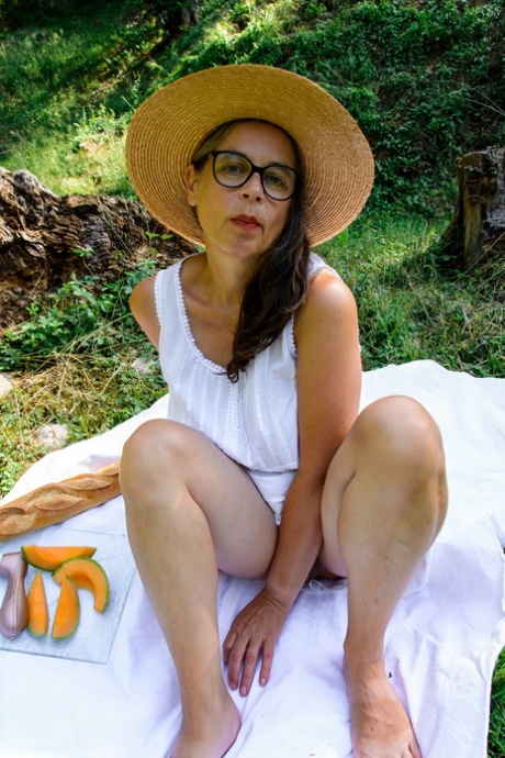 vieille grand-mère poilue xxx haute qualité photo