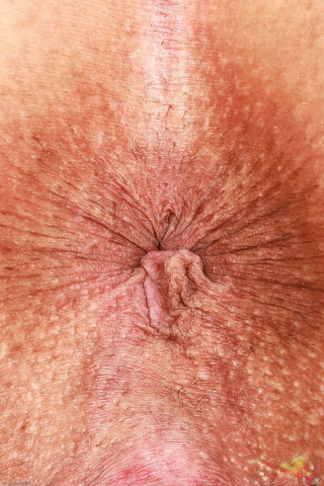 Naudi Nala star erotic image