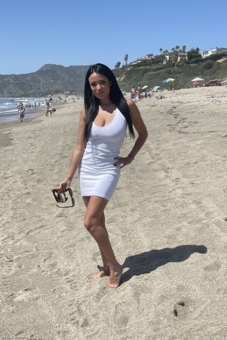 Anissa Kate perfect star image