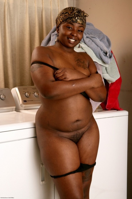 ébène poilue bbw chaud en haute qualité img