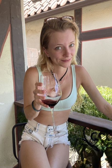 skinny shorts sexy nudes img