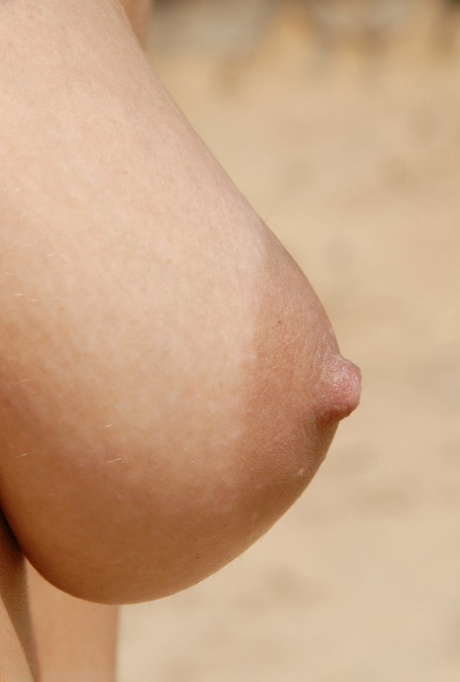 青少年下垂的乳房 熱門色情片 圖片