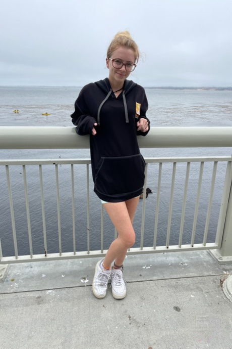 skinny glasses hot sexy picture