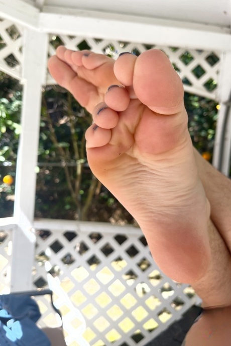 feet close up beautiful porn picture